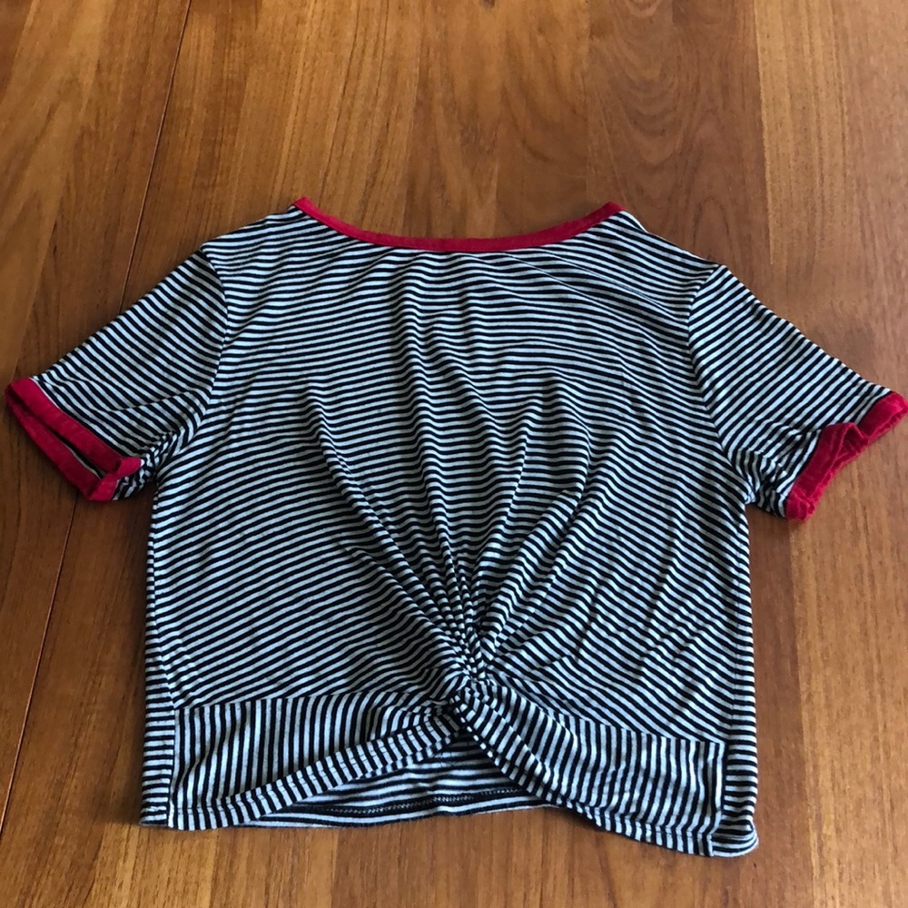 Gaze Cropped Tee